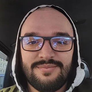 Денис Лапшин